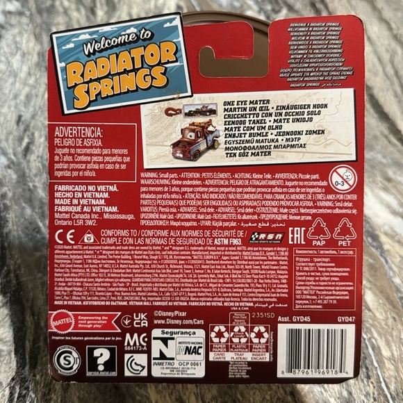 NEW Disney Cars Welcome to Radiator Springs One Eye Mater & Keychain - Picture 2 of 3